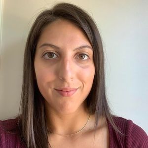 Meet your Posher, Stela